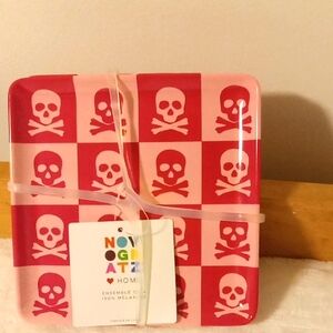 Novogratz Halloween Pink Skulls Appetizer plates ☠️☠️☠️☠️